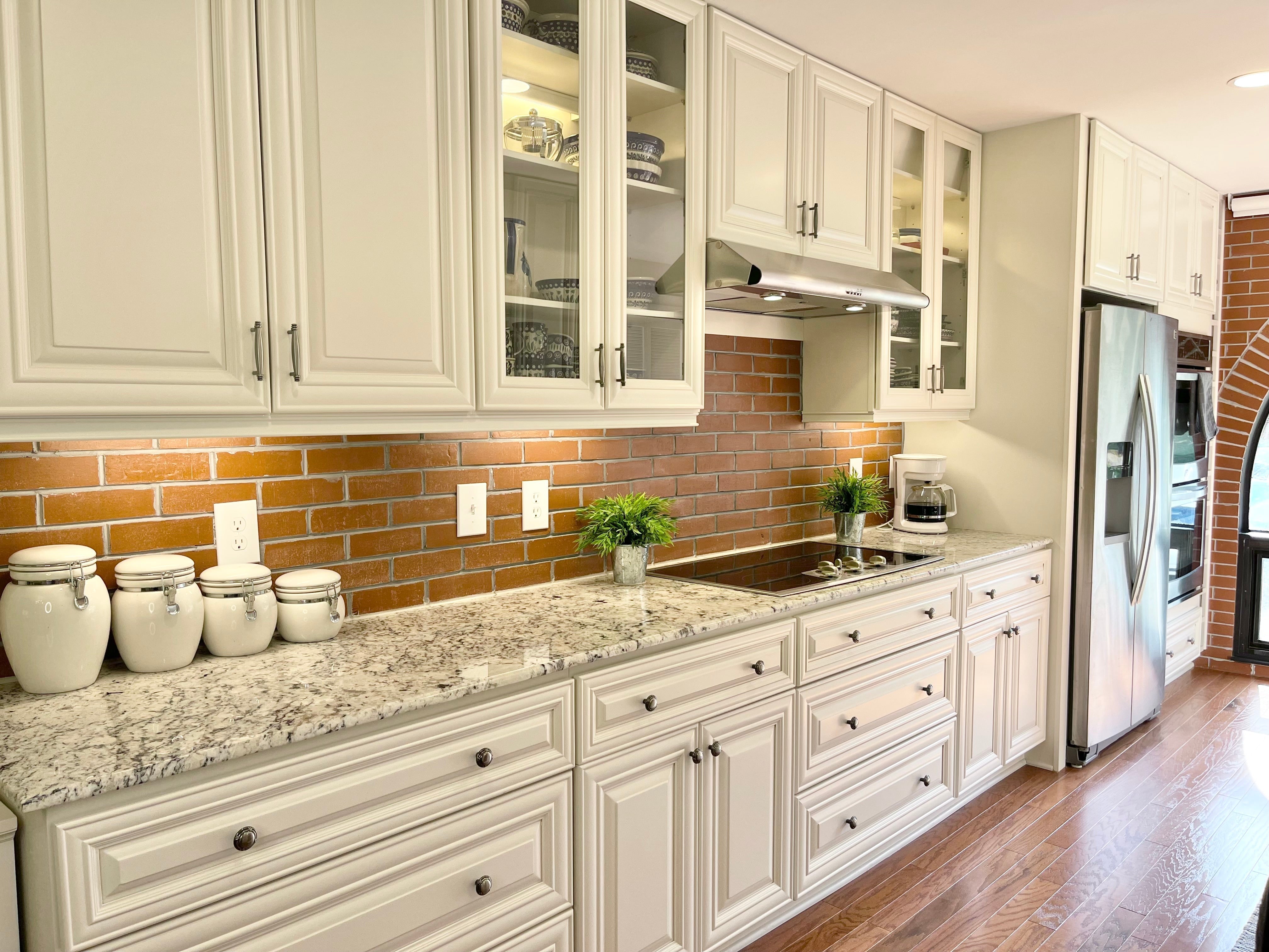 White Kitchen Cabinets for Charlotte Contractors: Breaking Down L&C Cabinetry's White Options